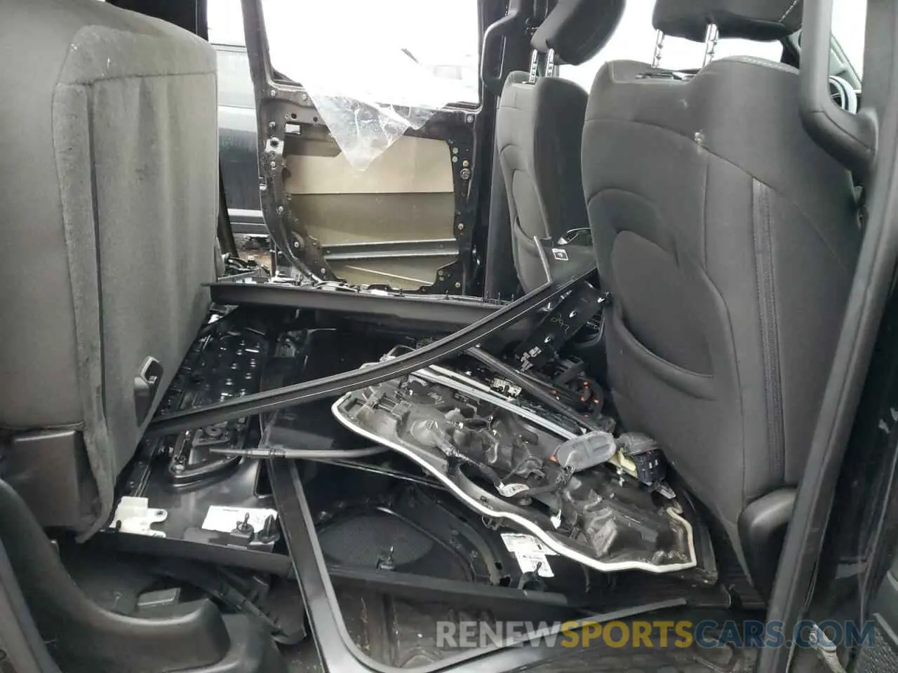 10 Photograph of a damaged car 1C6SRFFTXMN650909 RAM 1500 2021