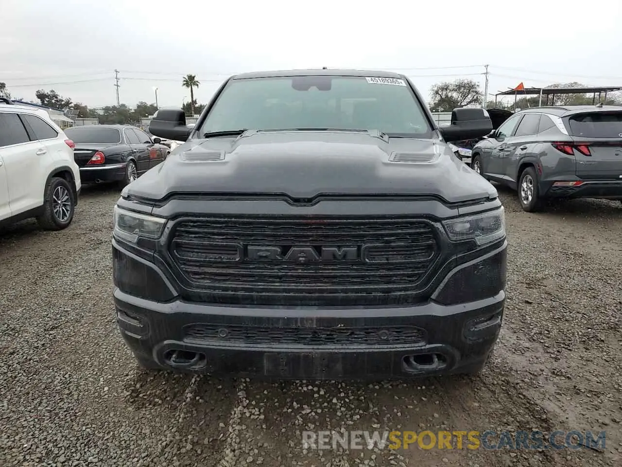 5 Photograph of a damaged car 1C6SRFHM1MN748538 RAM 1500 2021