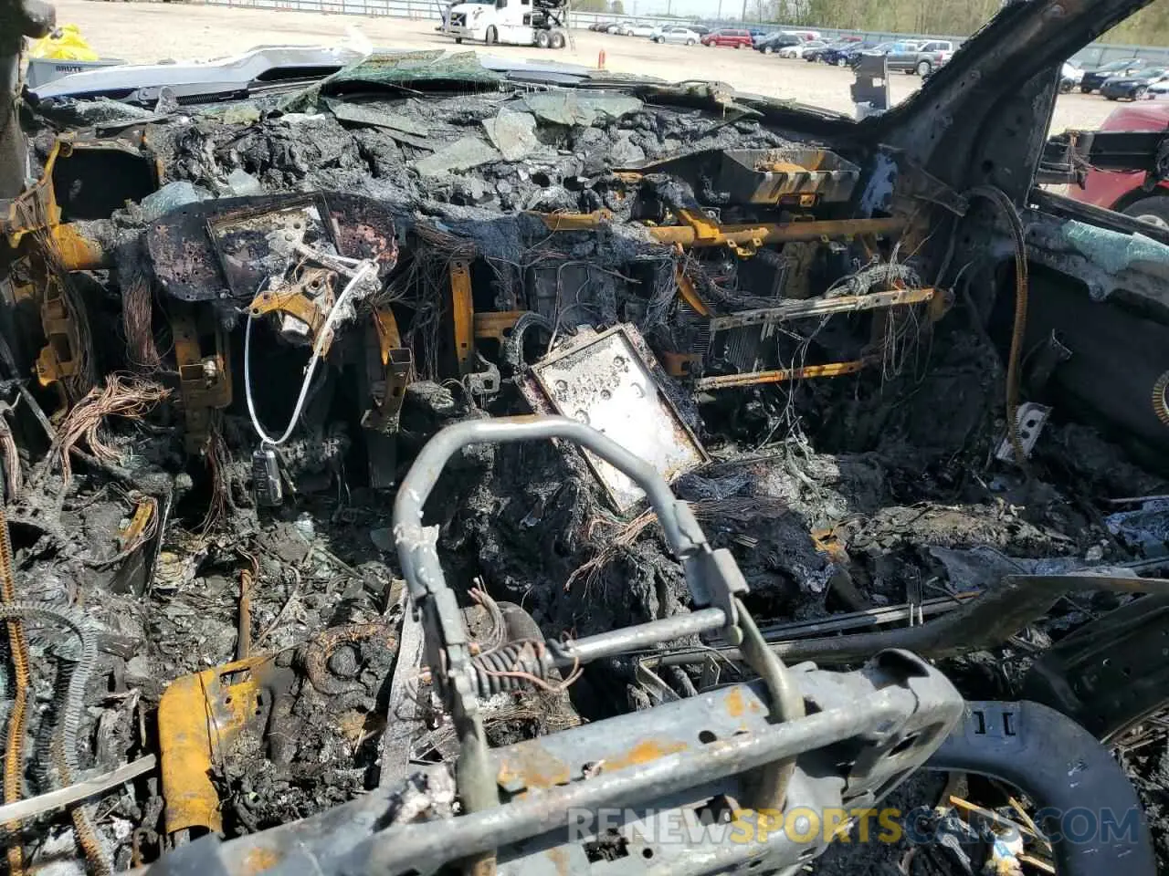 8 Photograph of a damaged car 1C6SRFHM6MN800164 RAM 1500 2021