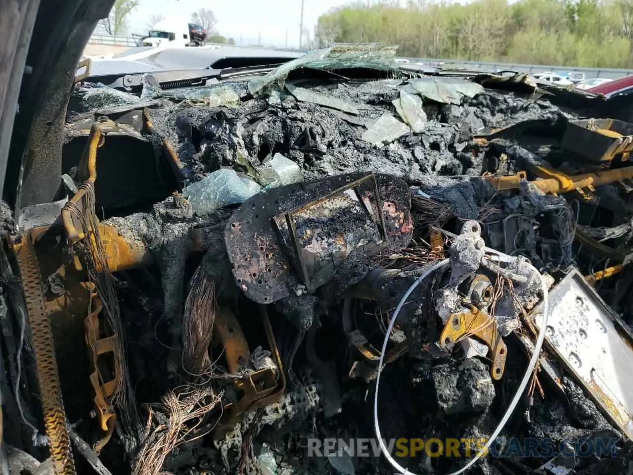 9 Photograph of a damaged car 1C6SRFHM6MN800164 RAM 1500 2021
