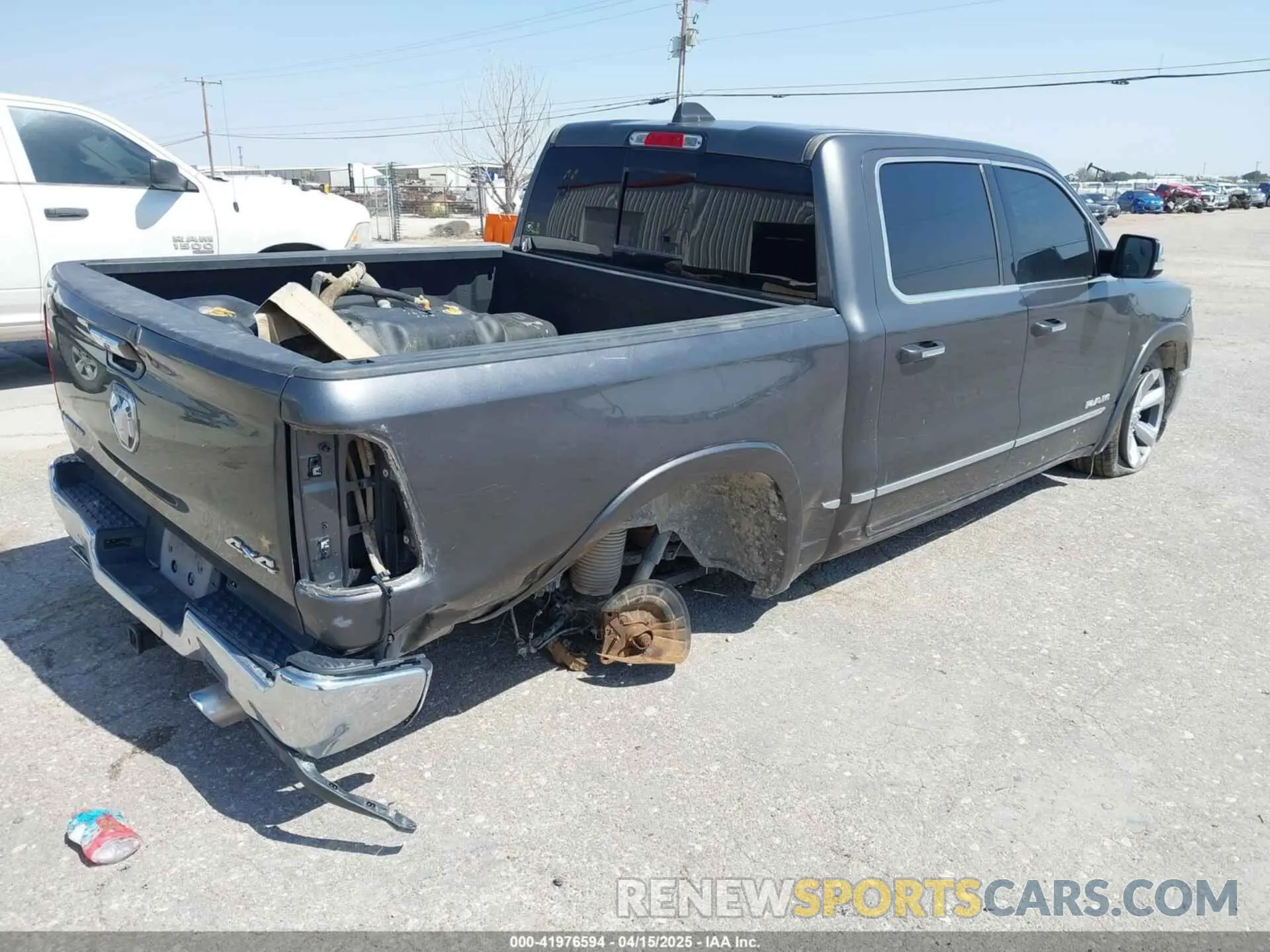 4 Photograph of a damaged car 1C6SRFHT8MN640179 RAM 1500 2021