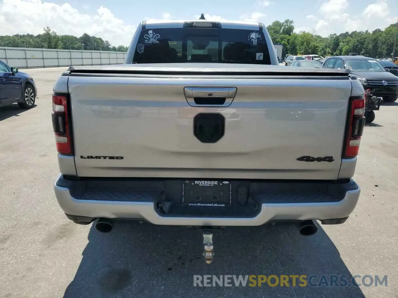 6 Photograph of a damaged car 1C6SRFHT9MN580865 RAM 1500 2021
