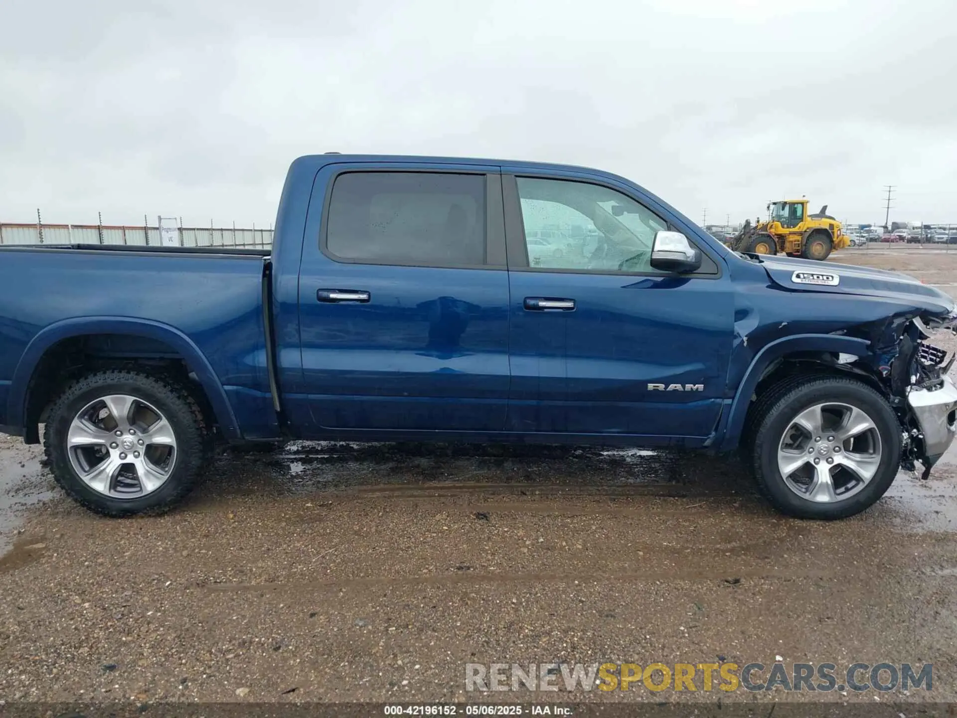 13 Photograph of a damaged car 1C6SRFJM0MN682896 RAM 1500 2021