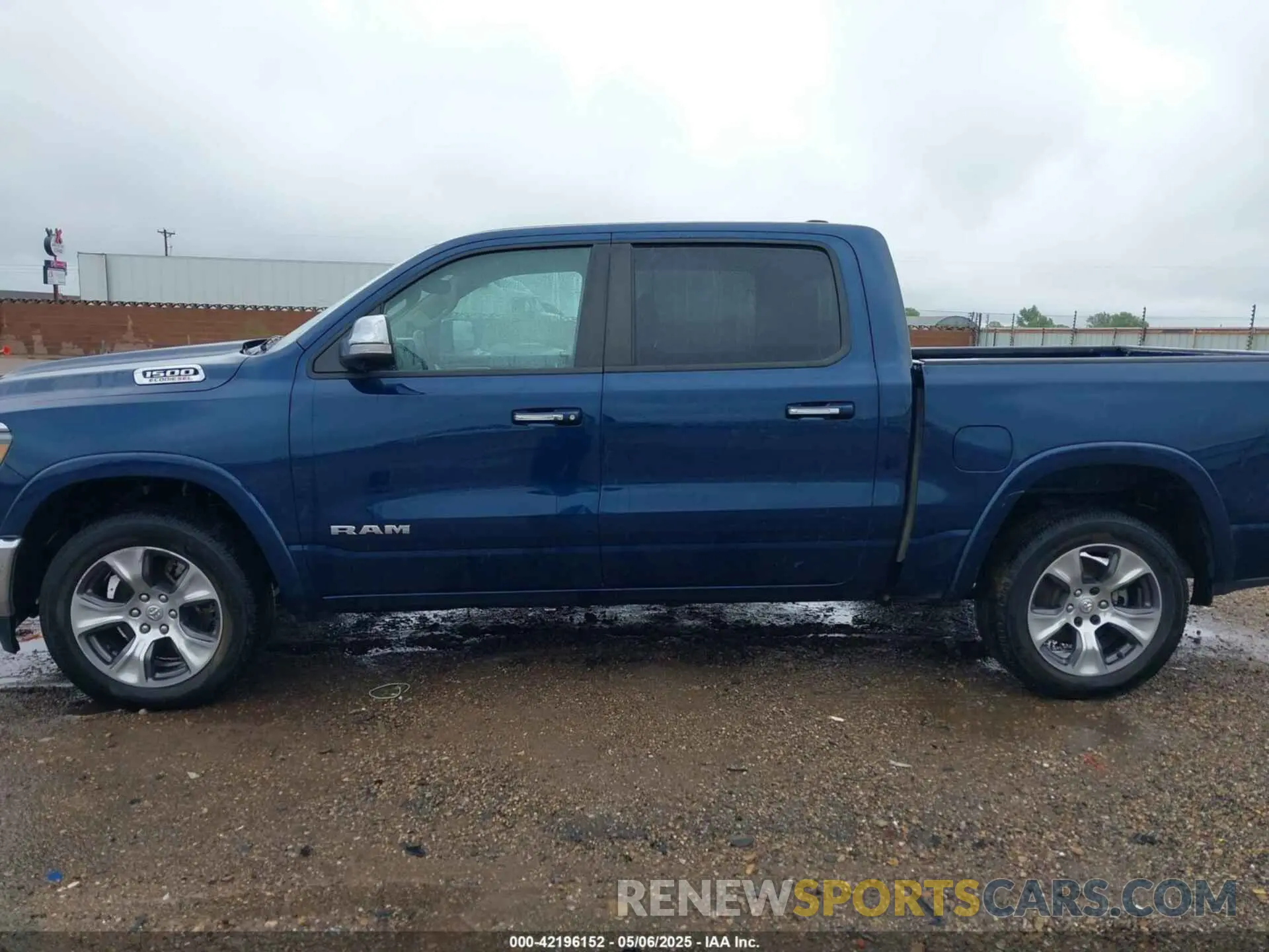 14 Photograph of a damaged car 1C6SRFJM0MN682896 RAM 1500 2021