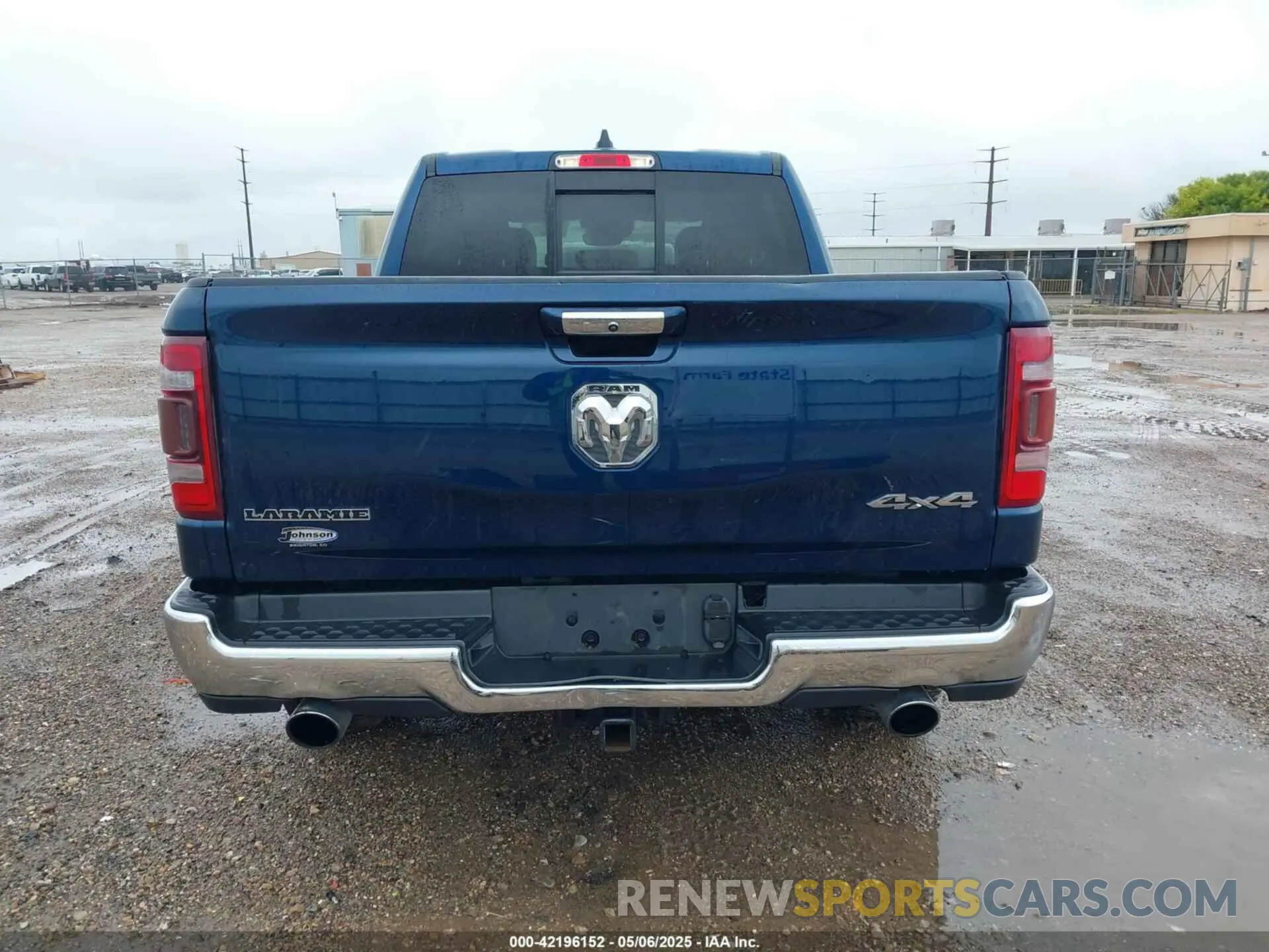 16 Photograph of a damaged car 1C6SRFJM0MN682896 RAM 1500 2021