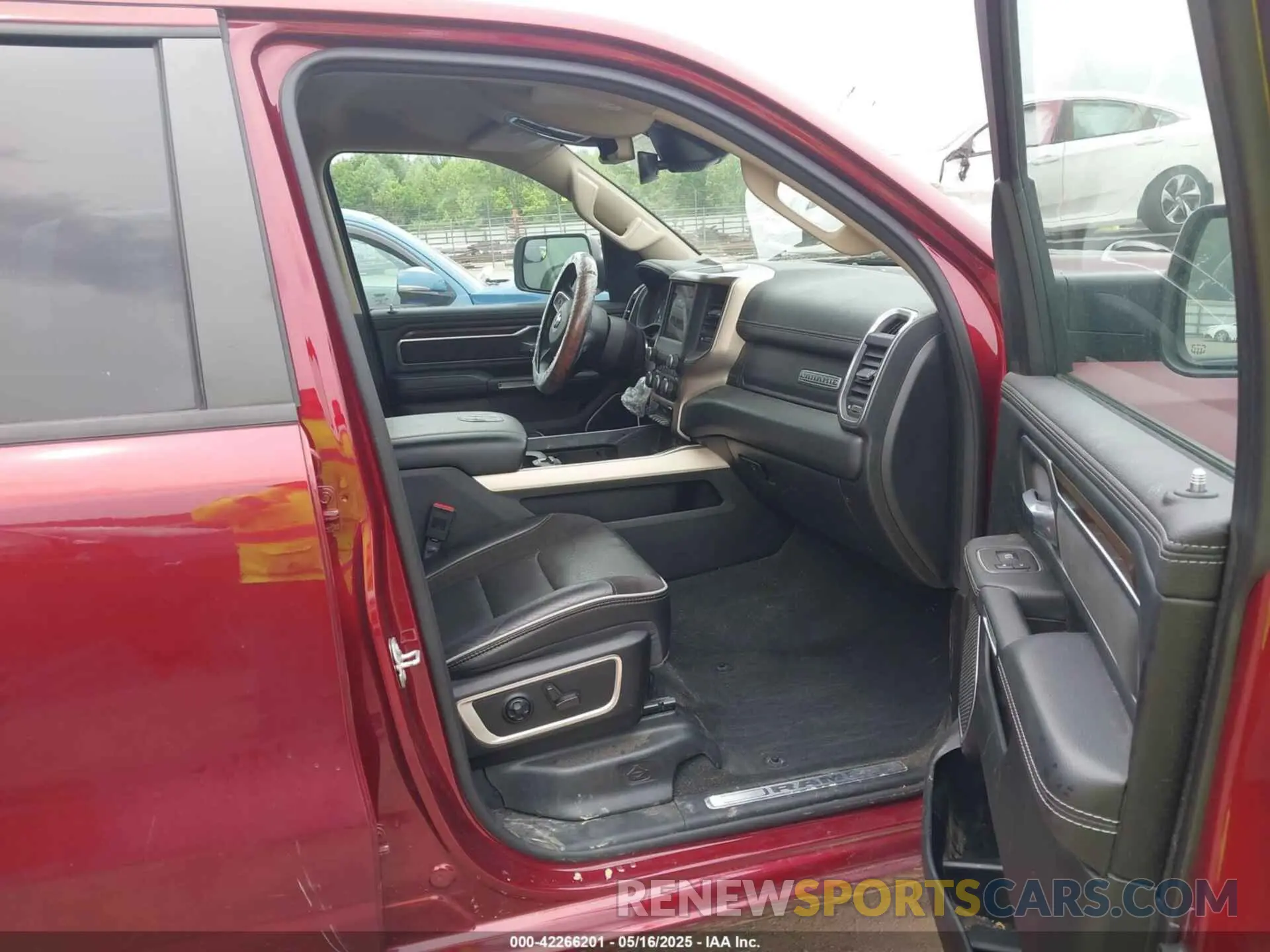 13 Photograph of a damaged car 1C6SRFJT0MN784724 RAM 1500 2021