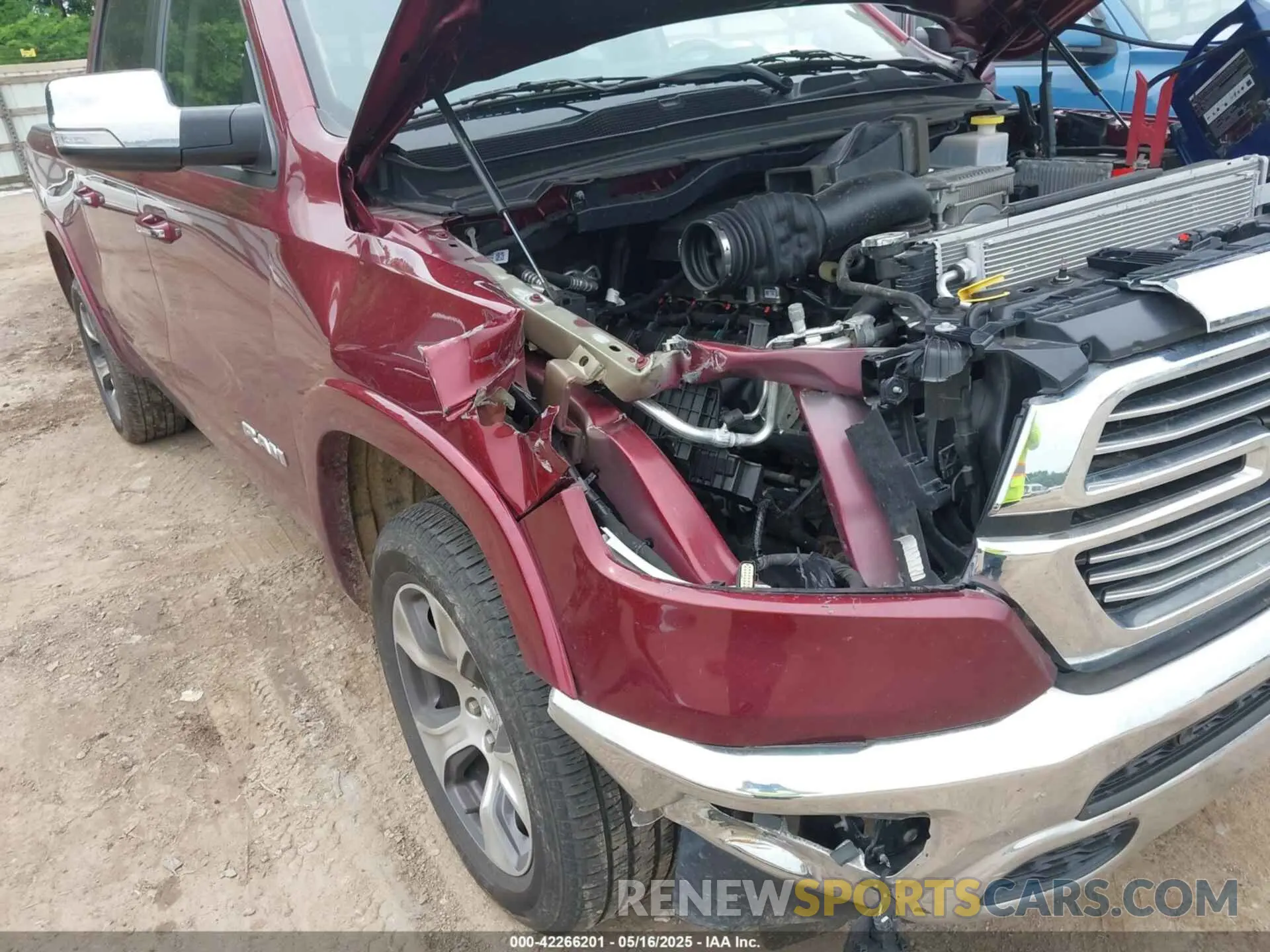 6 Photograph of a damaged car 1C6SRFJT0MN784724 RAM 1500 2021