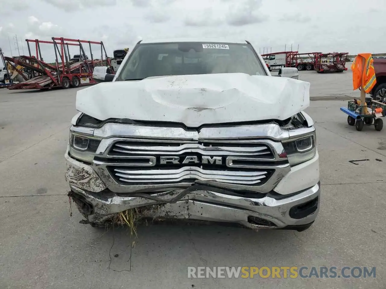 5 Photograph of a damaged car 1C6SRFJT1MN779208 RAM 1500 2021