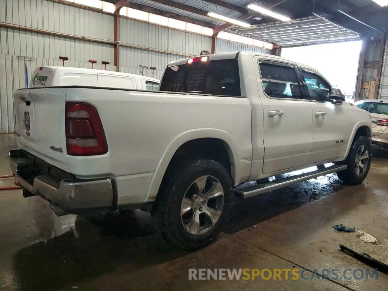 3 Photograph of a damaged car 1C6SRFJT2MN625431 RAM 1500 2021