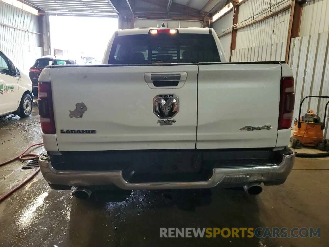6 Photograph of a damaged car 1C6SRFJT2MN625431 RAM 1500 2021