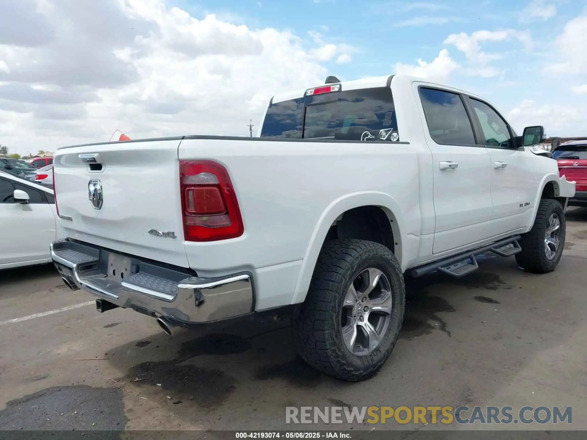 4 Photograph of a damaged car 1C6SRFJT2MN682437 RAM 1500 2021
