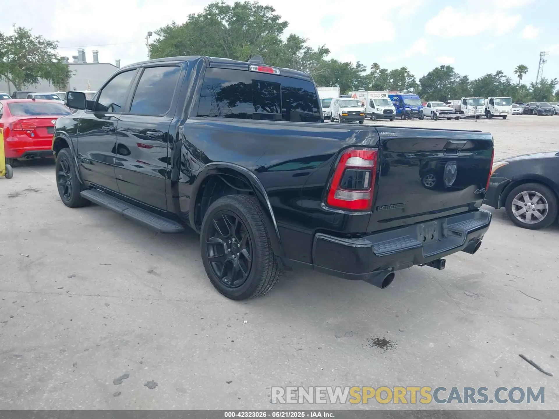3 Photograph of a damaged car 1C6SRFJT3MN520395 RAM 1500 2021