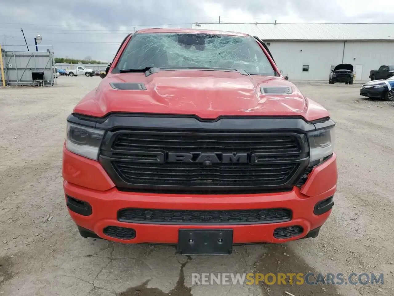 5 Photograph of a damaged car 1C6SRFJT5MN559666 RAM 1500 2021