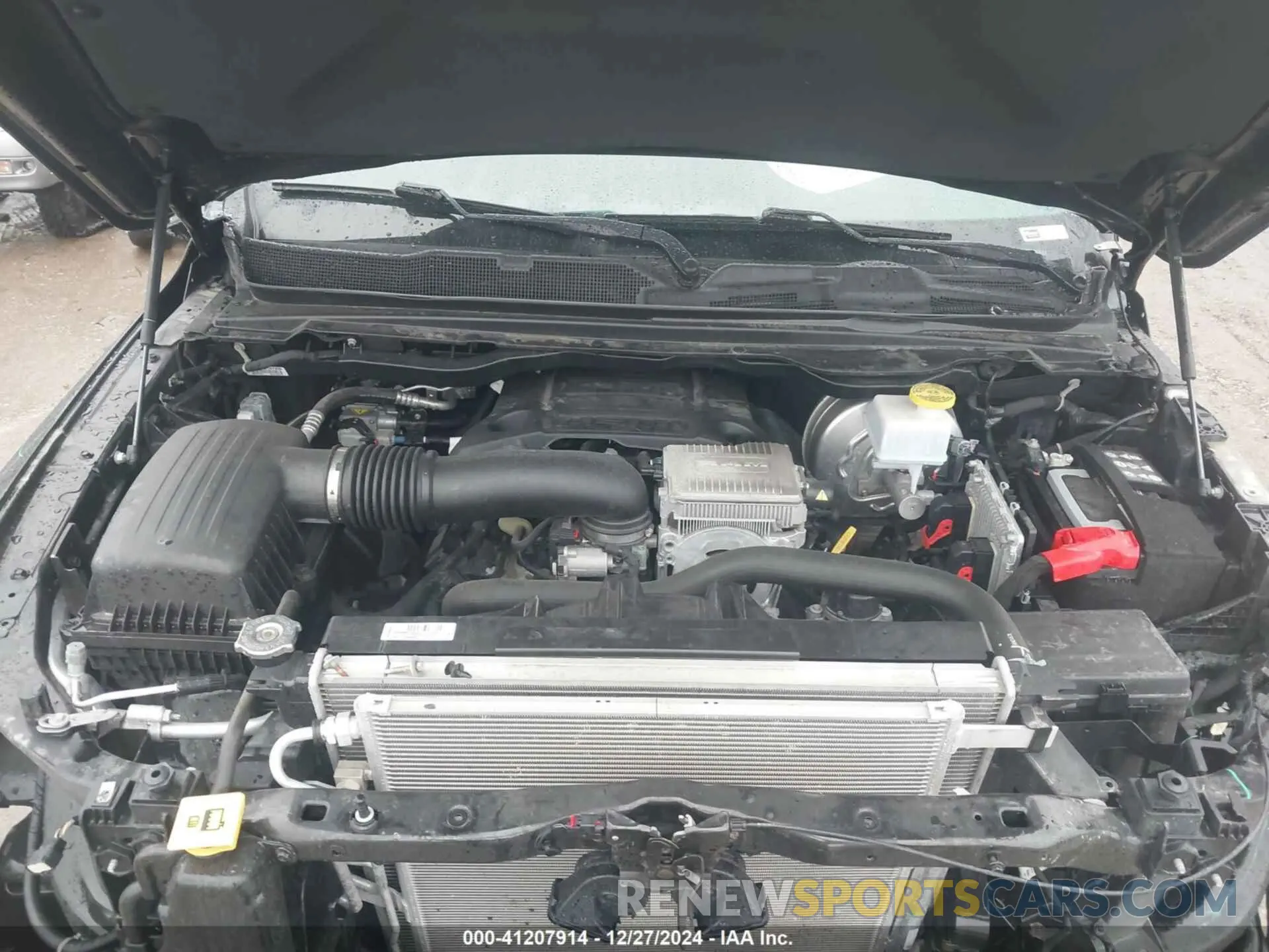 10 Photograph of a damaged car 1C6SRFJT6MN580803 RAM 1500 2021