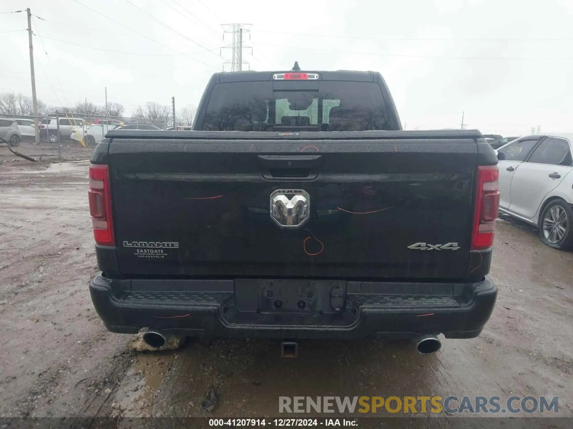 17 Photograph of a damaged car 1C6SRFJT6MN580803 RAM 1500 2021