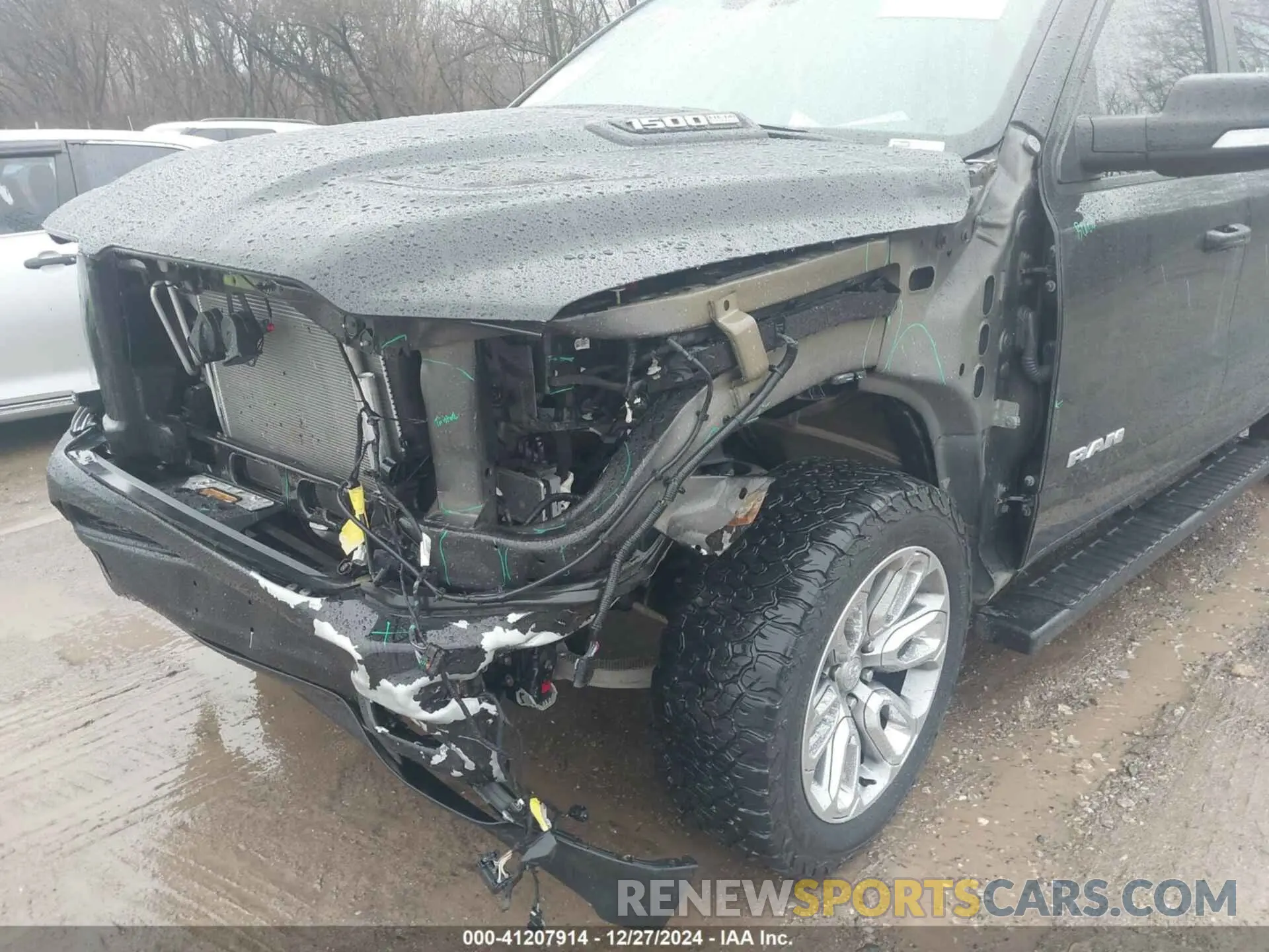 18 Photograph of a damaged car 1C6SRFJT6MN580803 RAM 1500 2021