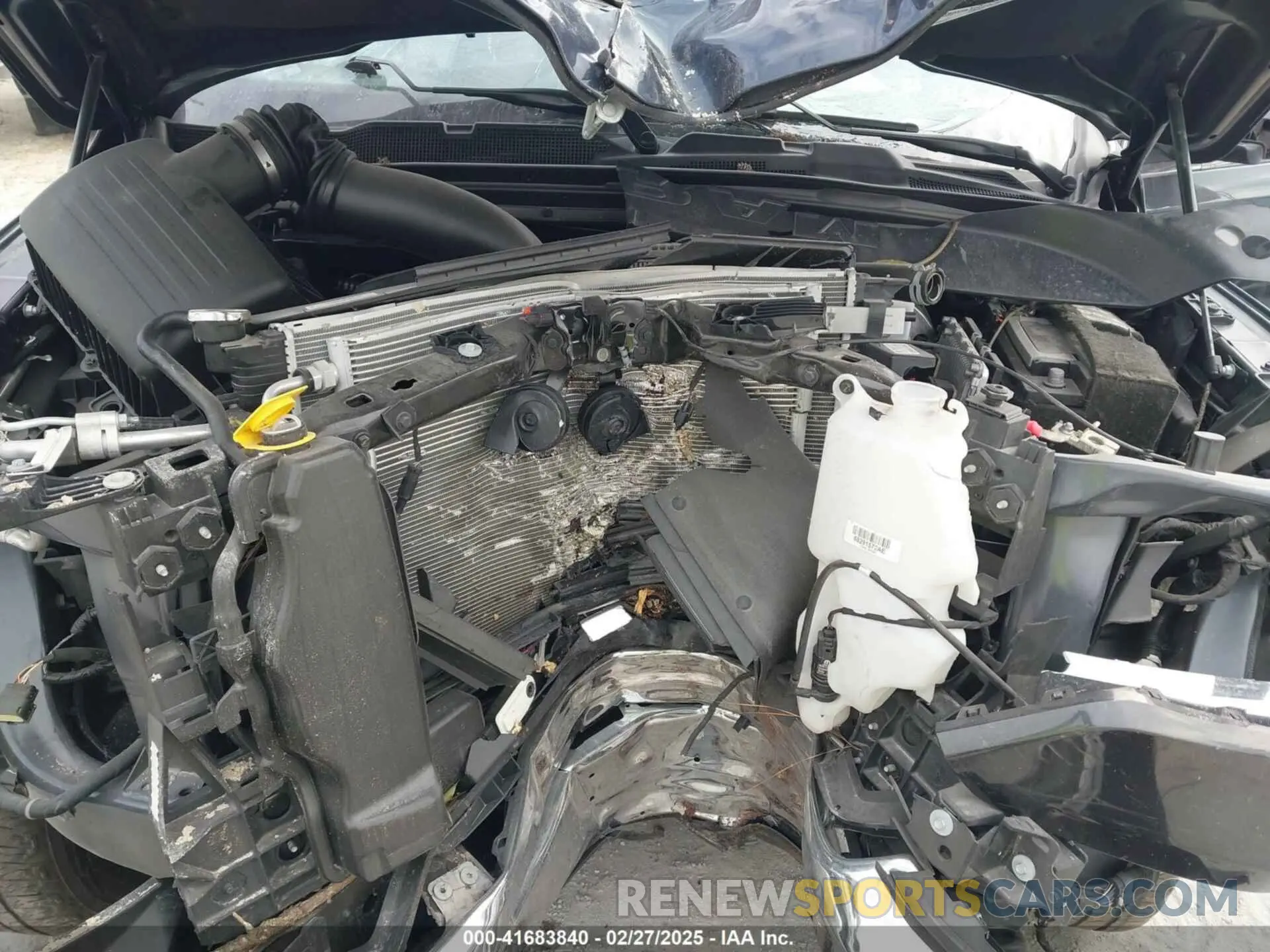 10 Photograph of a damaged car 1C6SRFJT6MN666399 RAM 1500 2021
