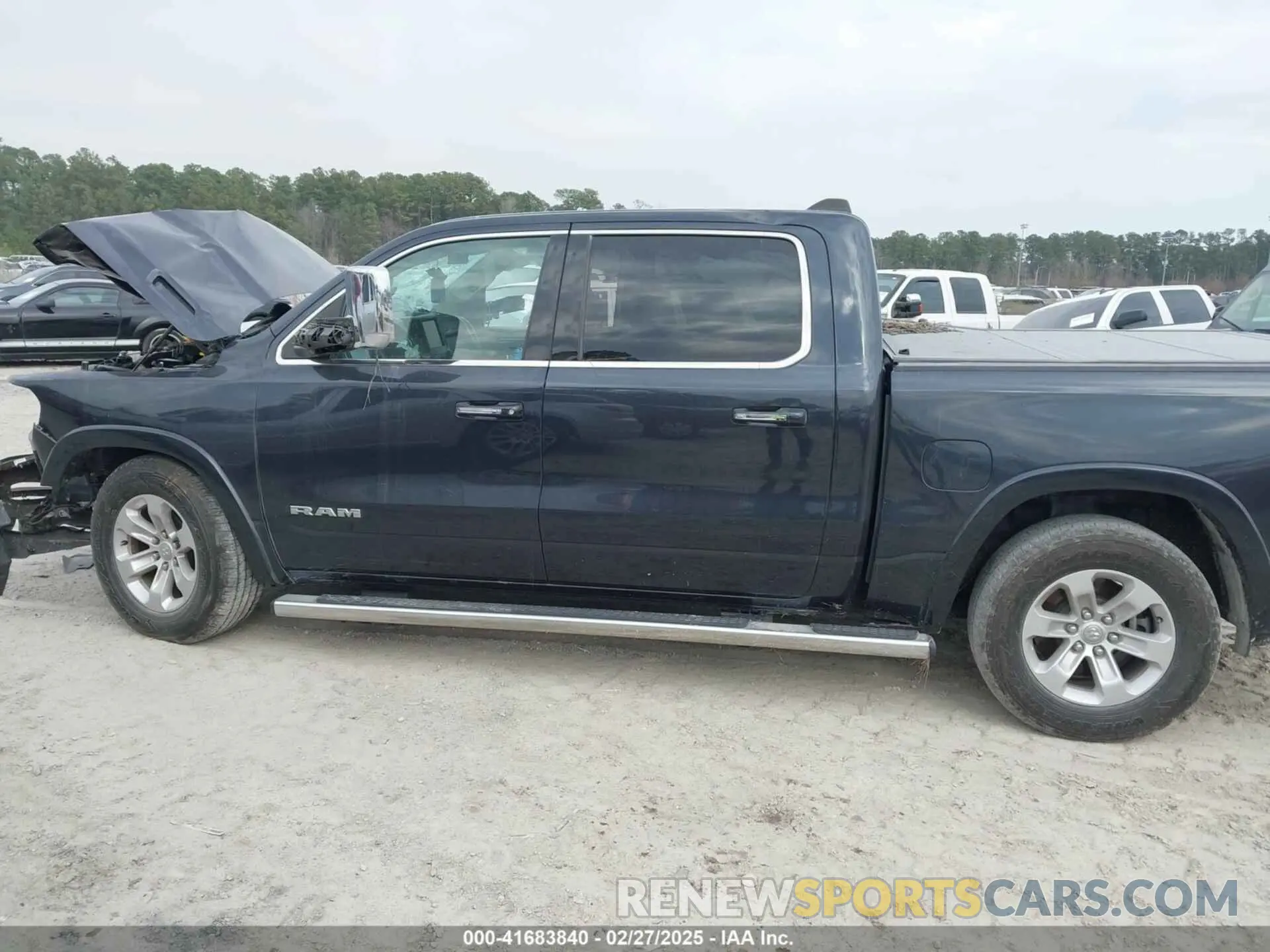 14 Photograph of a damaged car 1C6SRFJT6MN666399 RAM 1500 2021
