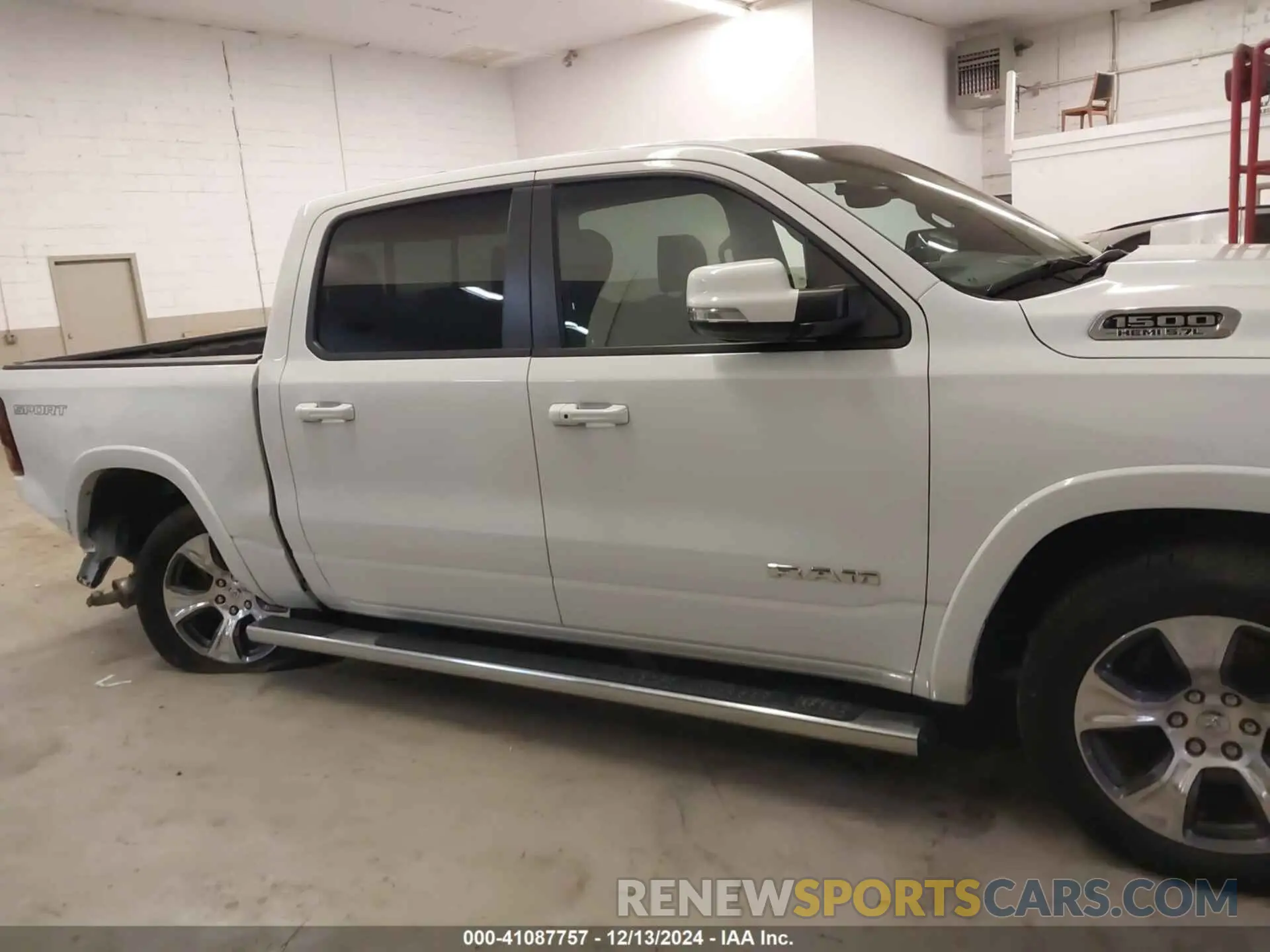 13 Photograph of a damaged car 1C6SRFJT6MN671456 RAM 1500 2021