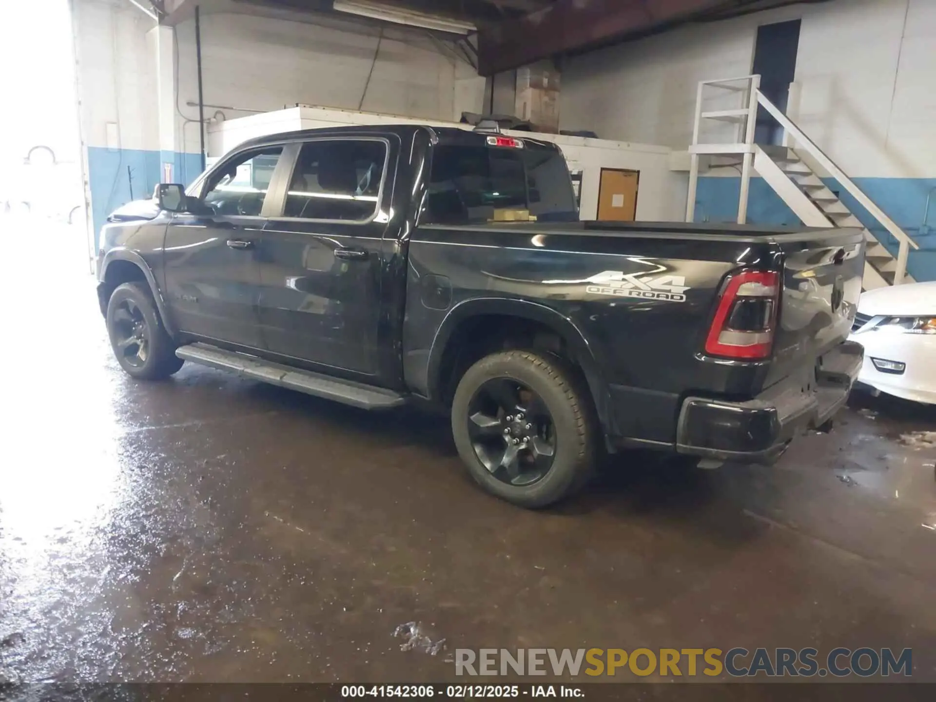 3 Photograph of a damaged car 1C6SRFJT8MN515628 RAM 1500 2021