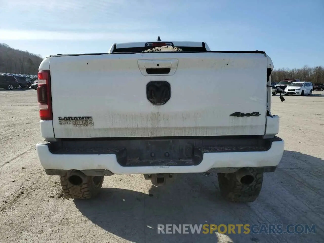 6 Photograph of a damaged car 1C6SRFJT8MN516777 RAM 1500 2021