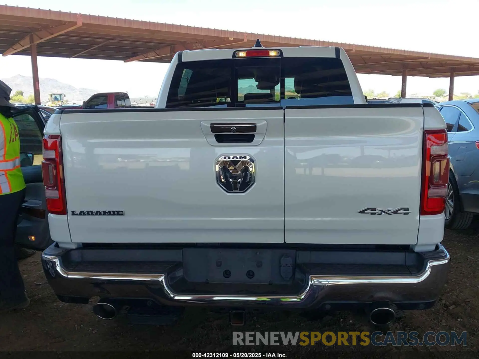 16 Photograph of a damaged car 1C6SRFJT8MN524720 RAM 1500 2021
