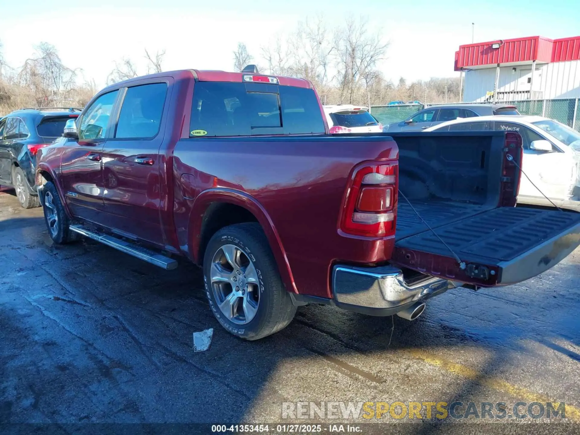 3 Photograph of a damaged car 1C6SRFJT8MN773616 RAM 1500 2021