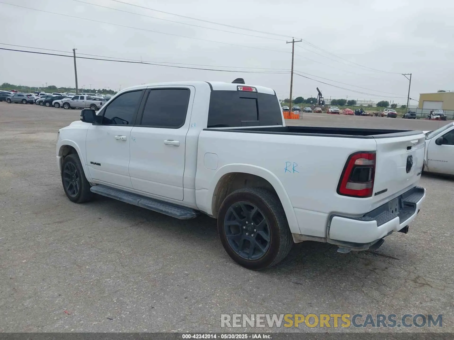 3 Photograph of a damaged car 1C6SRFJT9MN517369 RAM 1500 2021