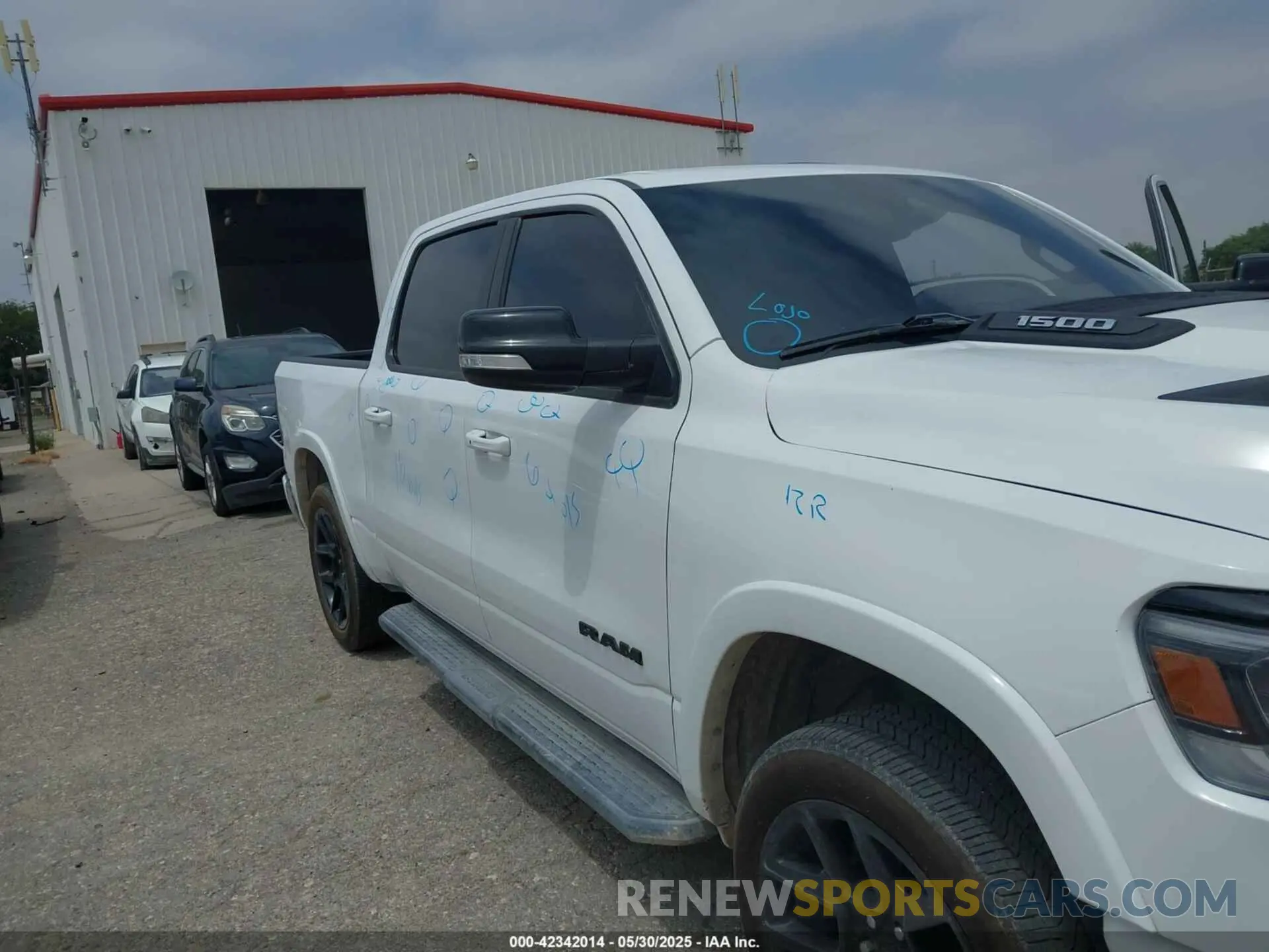 6 Photograph of a damaged car 1C6SRFJT9MN517369 RAM 1500 2021