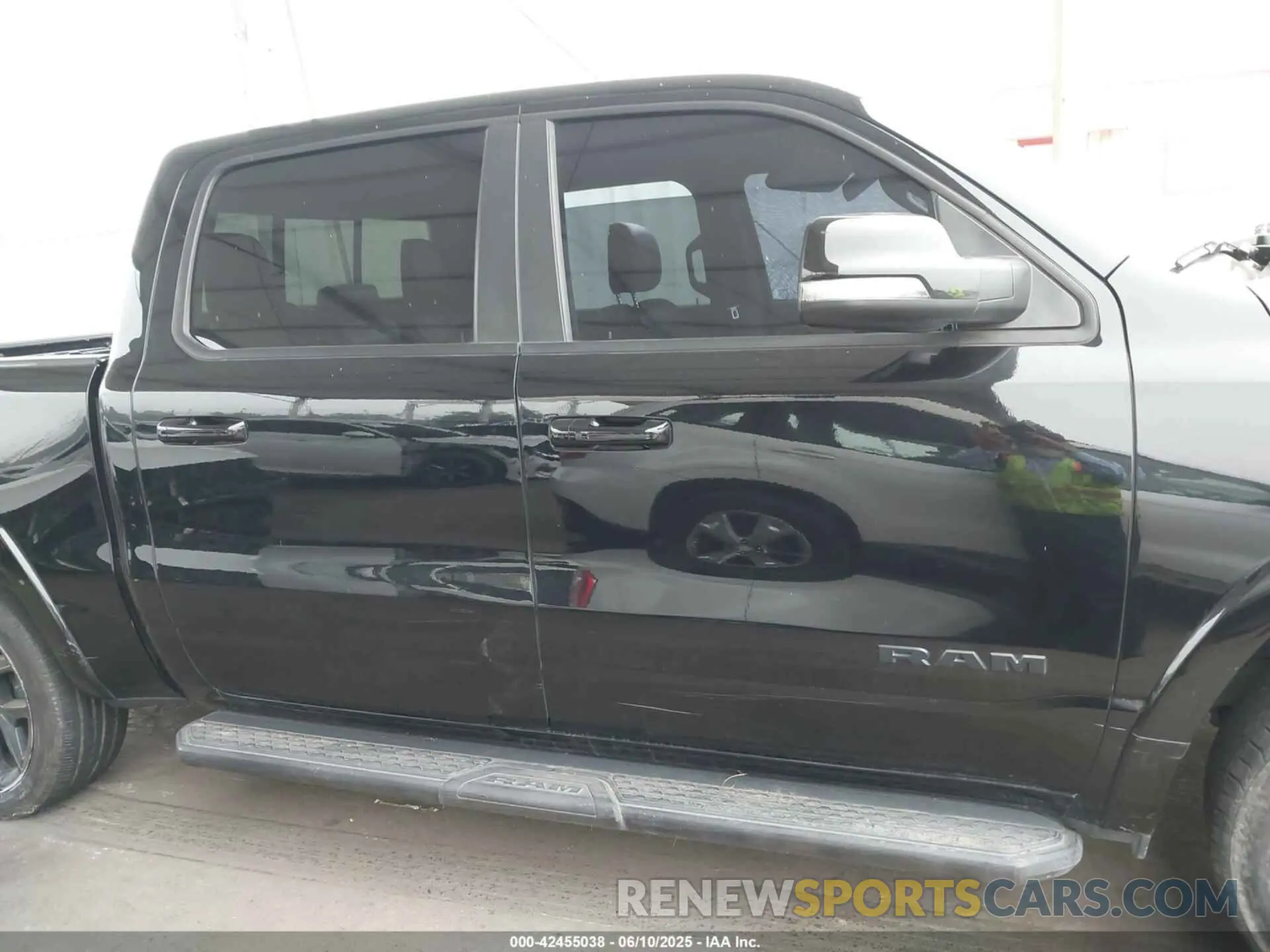 13 Photograph of a damaged car 1C6SRFJT9MN542322 RAM 1500 2021