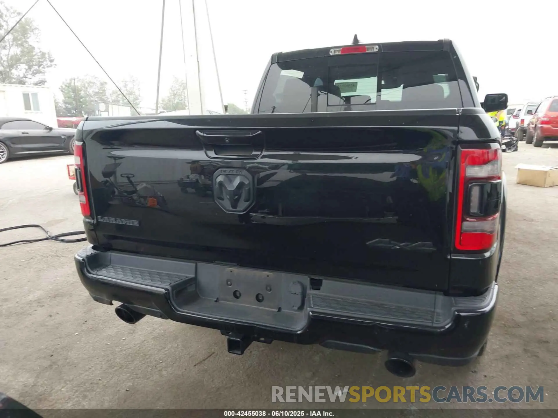 16 Photograph of a damaged car 1C6SRFJT9MN542322 RAM 1500 2021