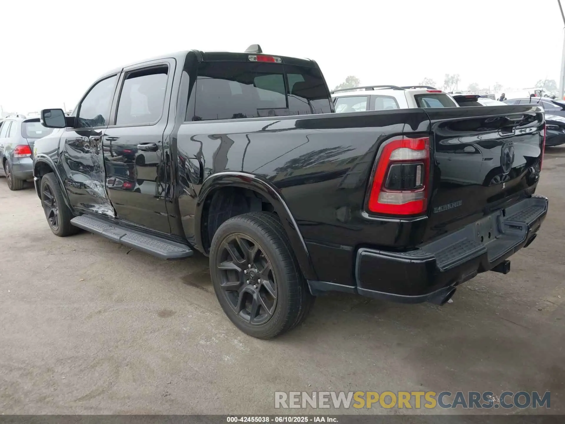 3 Photograph of a damaged car 1C6SRFJT9MN542322 RAM 1500 2021
