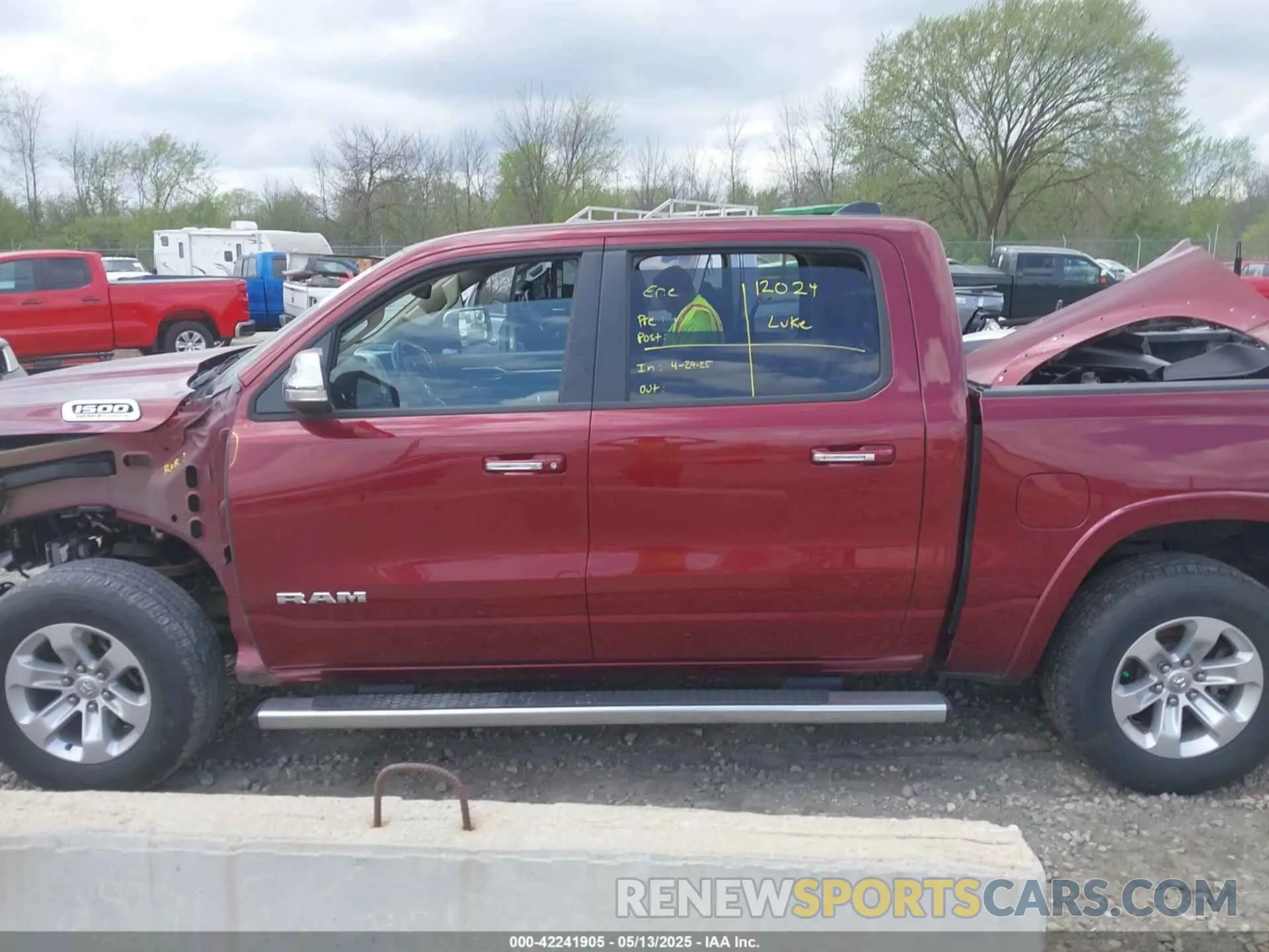 14 Photograph of a damaged car 1C6SRFJT9MN788514 RAM 1500 2021