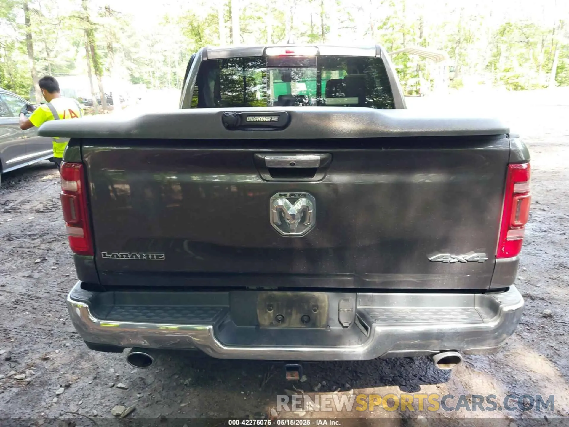 16 Photograph of a damaged car 1C6SRFJTXMN734090 RAM 1500 2021