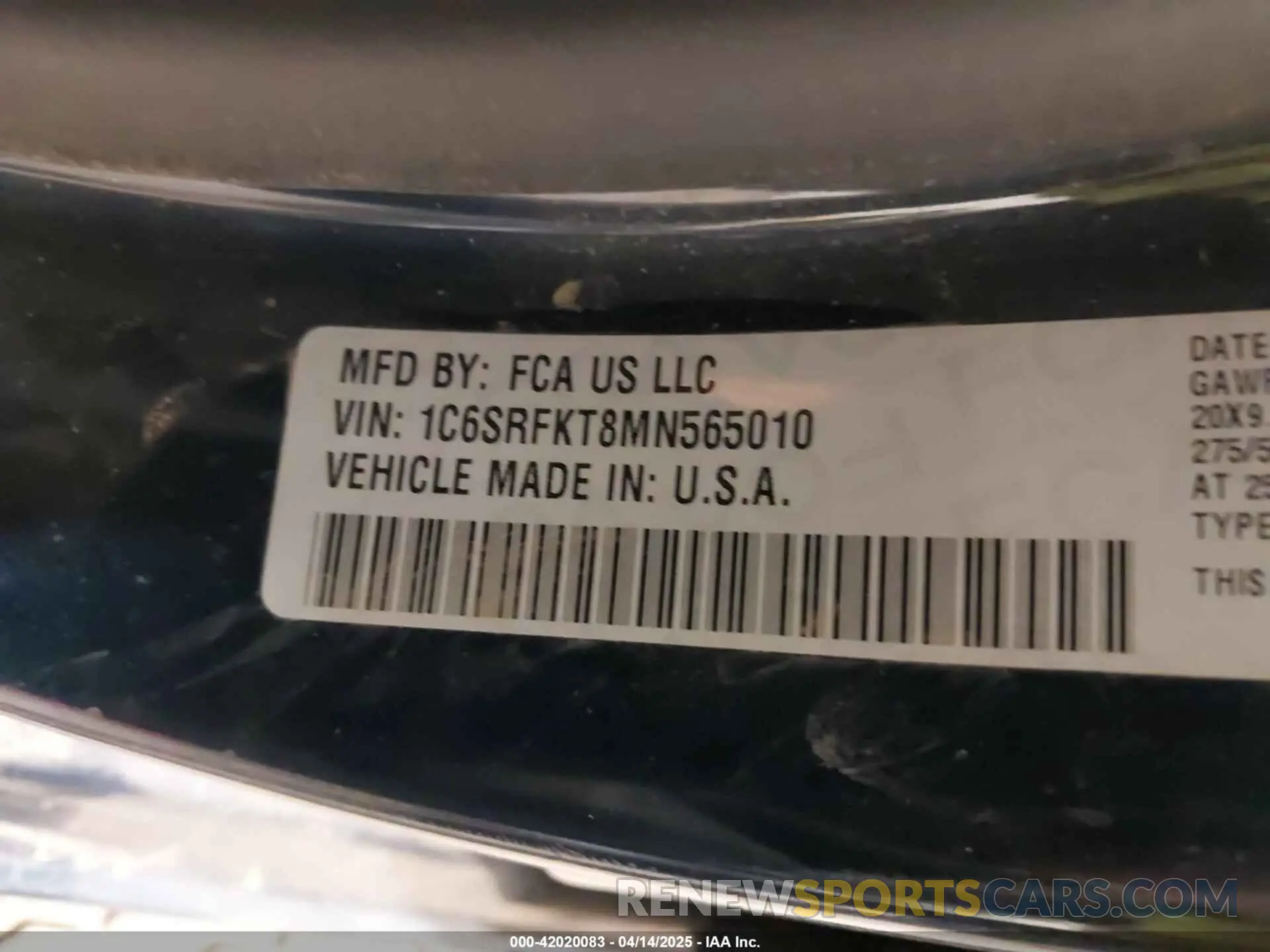9 Photograph of a damaged car 1C6SRFKT8MN565010 RAM 1500 2021
