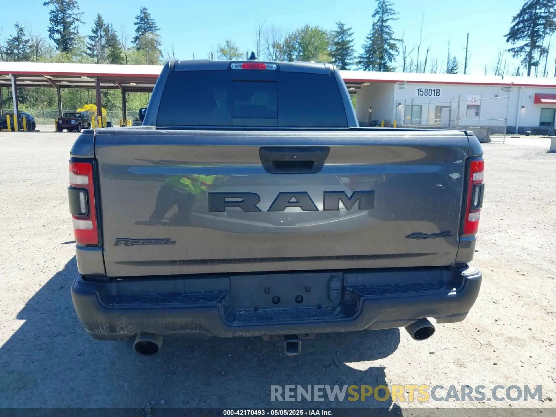 16 Photograph of a damaged car 1C6SRFLT4MN508768 RAM 1500 2021