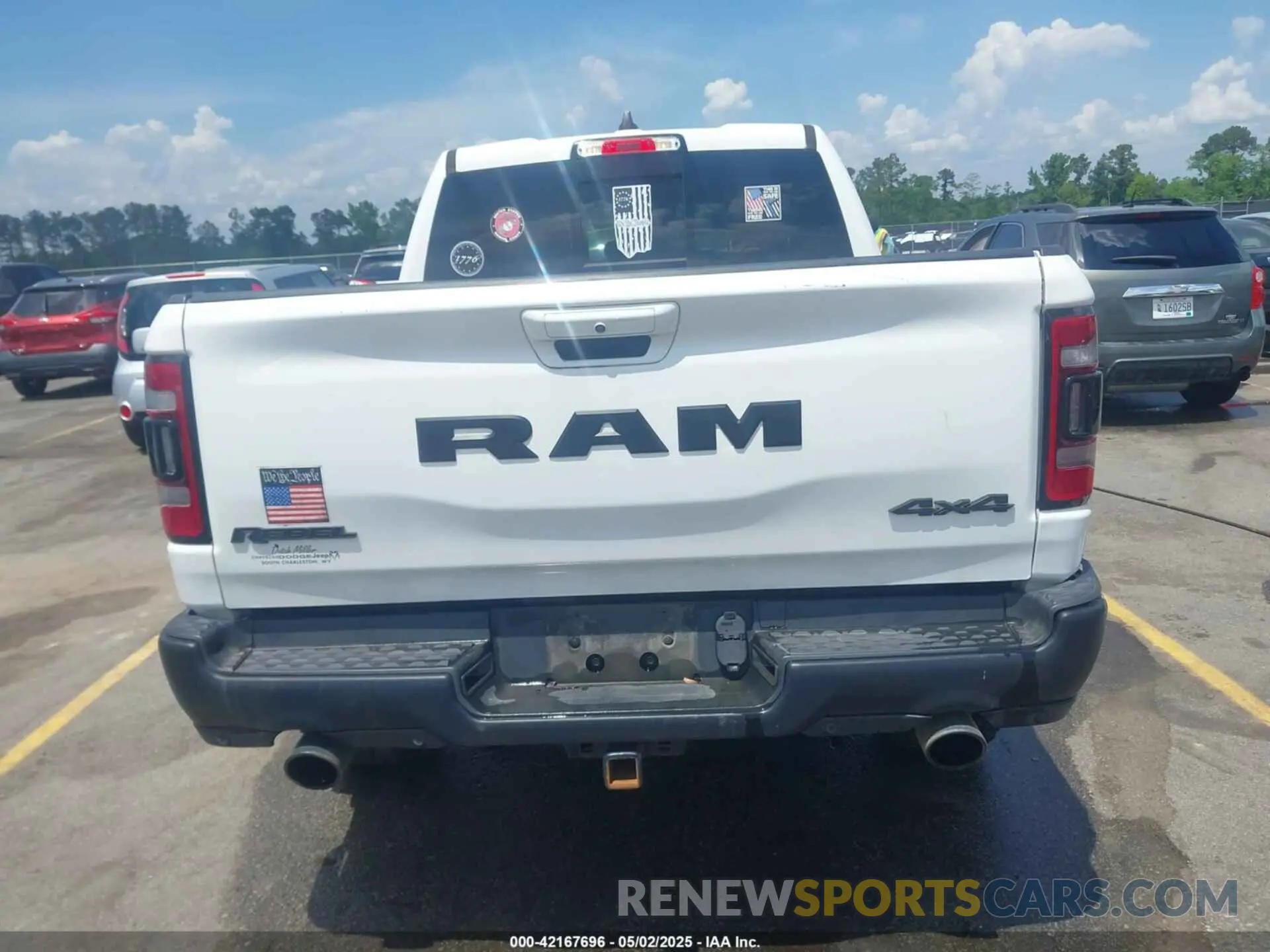 16 Photograph of a damaged car 1C6SRFLTXMN570577 RAM 1500 2021