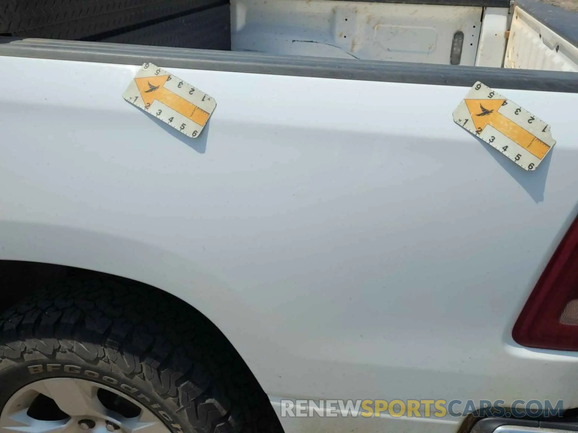 11 Photograph of a damaged car 1C6SRFMT1MN714659 RAM 1500 2021