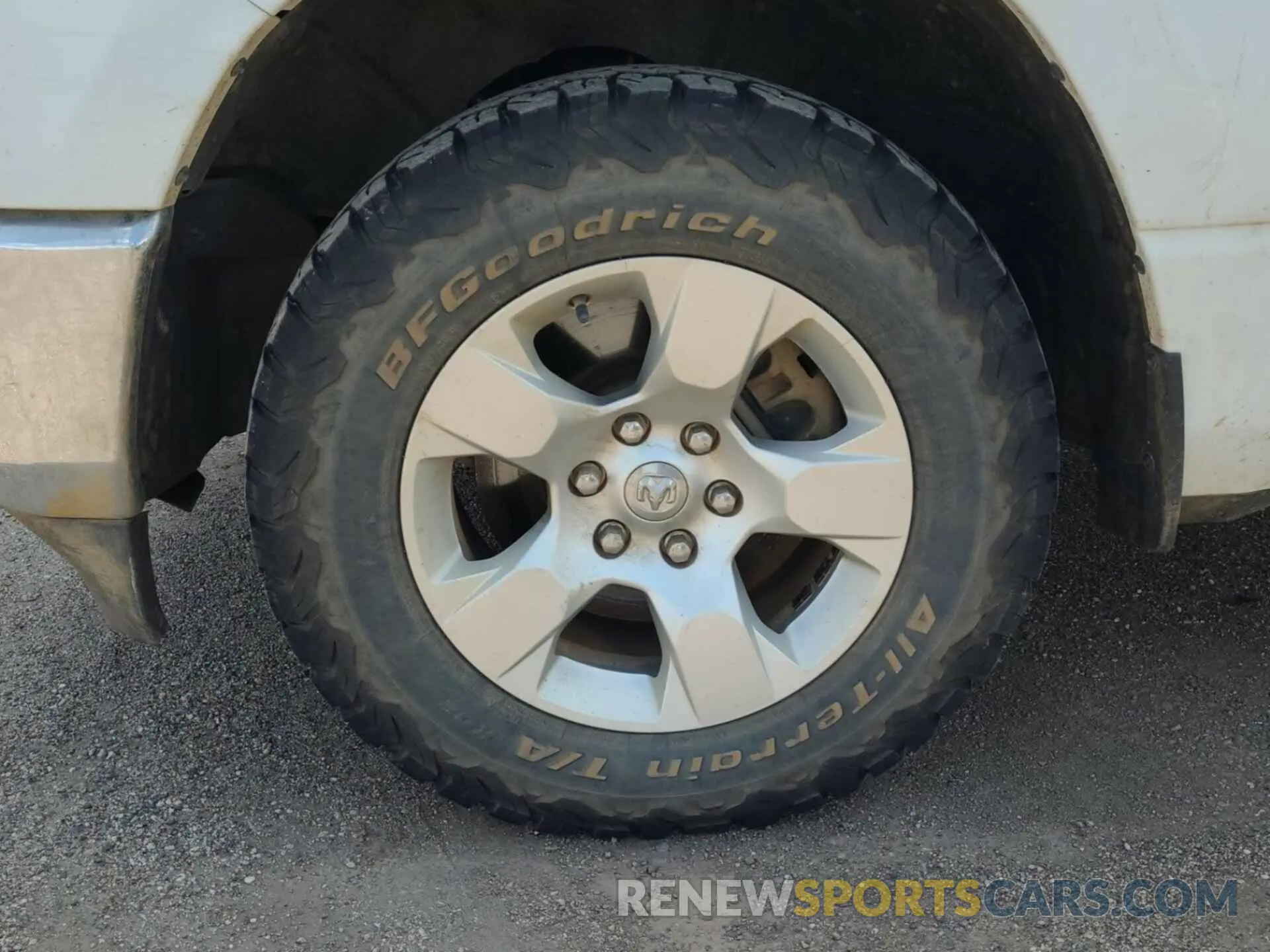 26 Photograph of a damaged car 1C6SRFMT1MN714659 RAM 1500 2021
