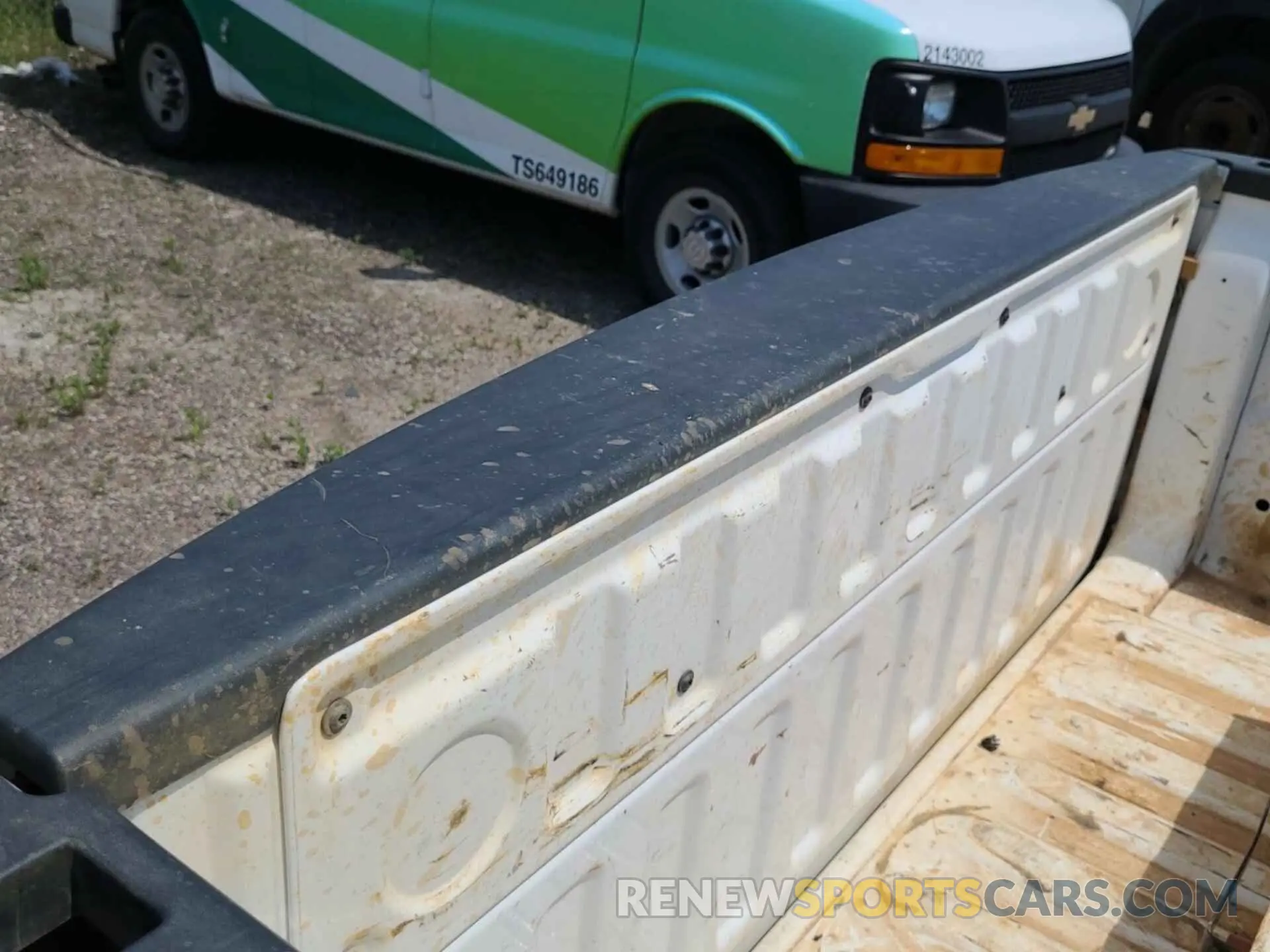 29 Photograph of a damaged car 1C6SRFMT1MN714659 RAM 1500 2021