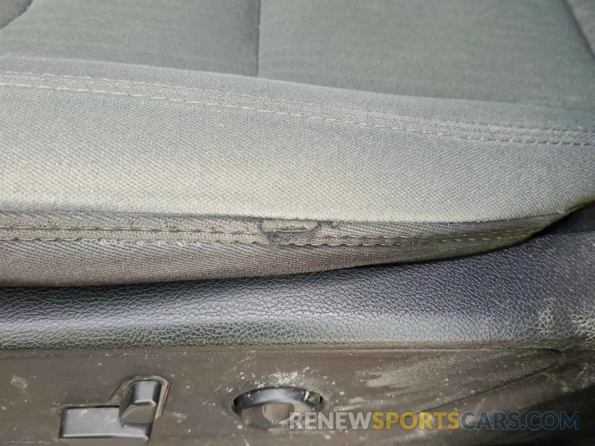 4 Photograph of a damaged car 1C6SRFMT1MN714659 RAM 1500 2021