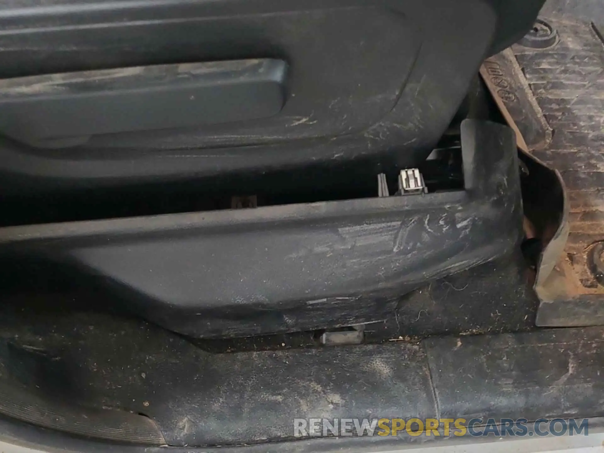 9 Photograph of a damaged car 1C6SRFMT1MN714659 RAM 1500 2021