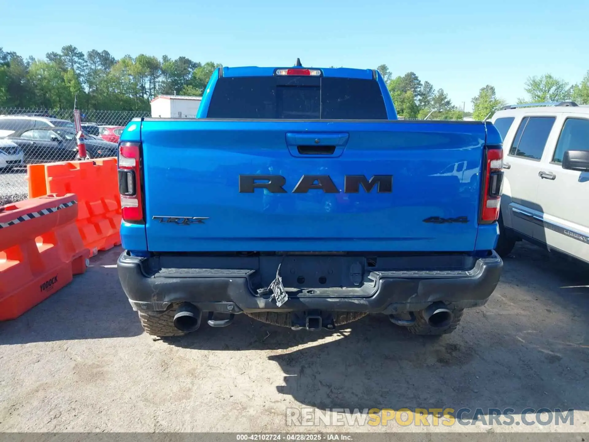 15 Photograph of a damaged car 1C6SRFU91MN900450 RAM 1500 2021