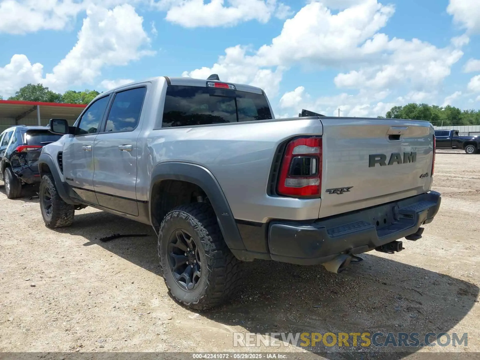 3 Photograph of a damaged car 1C6SRFU92MN819375 RAM 1500 2021