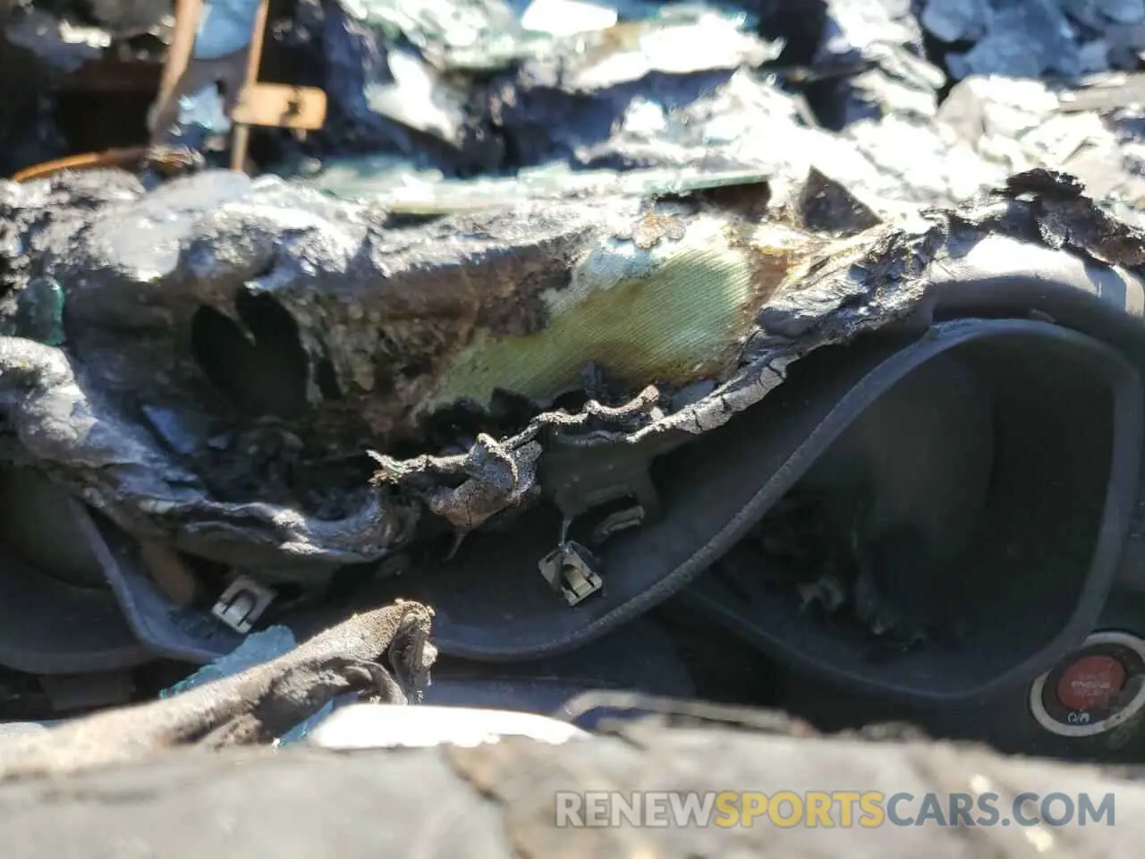 9 Photograph of a damaged car 1C6SRFU94MN684724 RAM 1500 2021