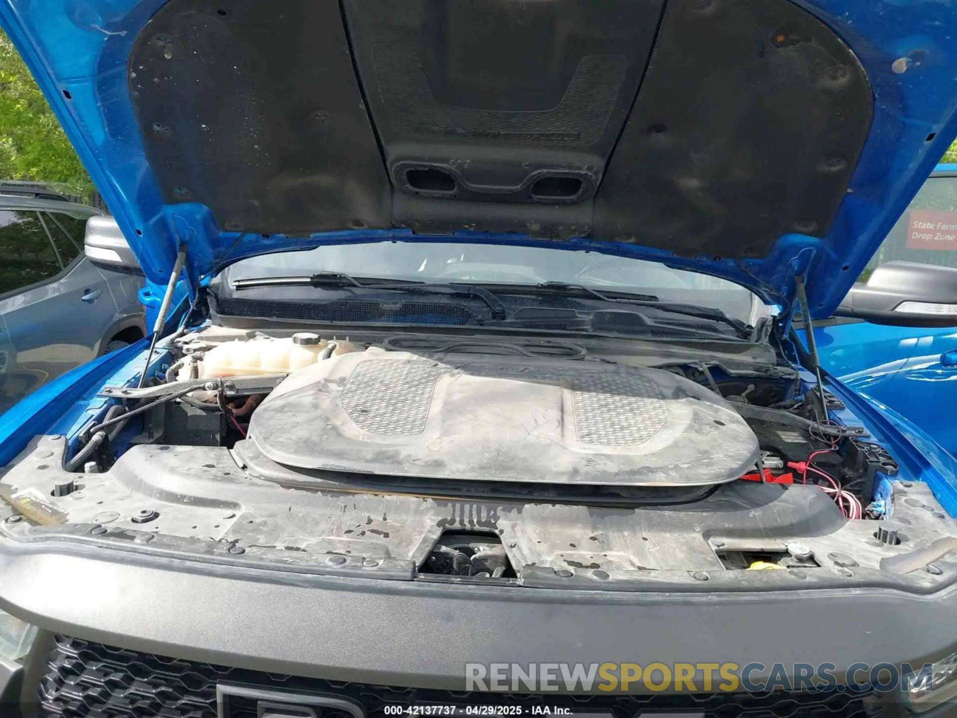 10 Photograph of a damaged car 1C6SRFU94MN812802 RAM 1500 2021