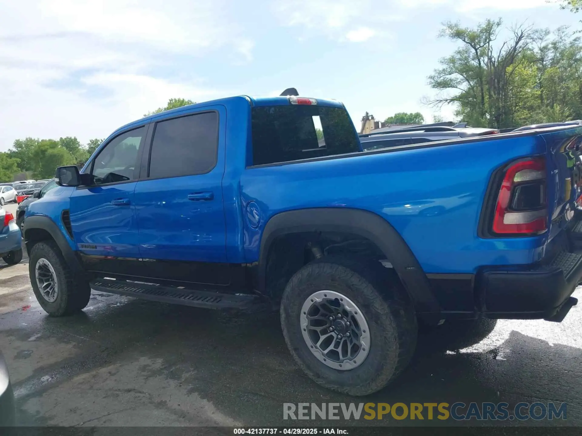 15 Photograph of a damaged car 1C6SRFU94MN812802 RAM 1500 2021