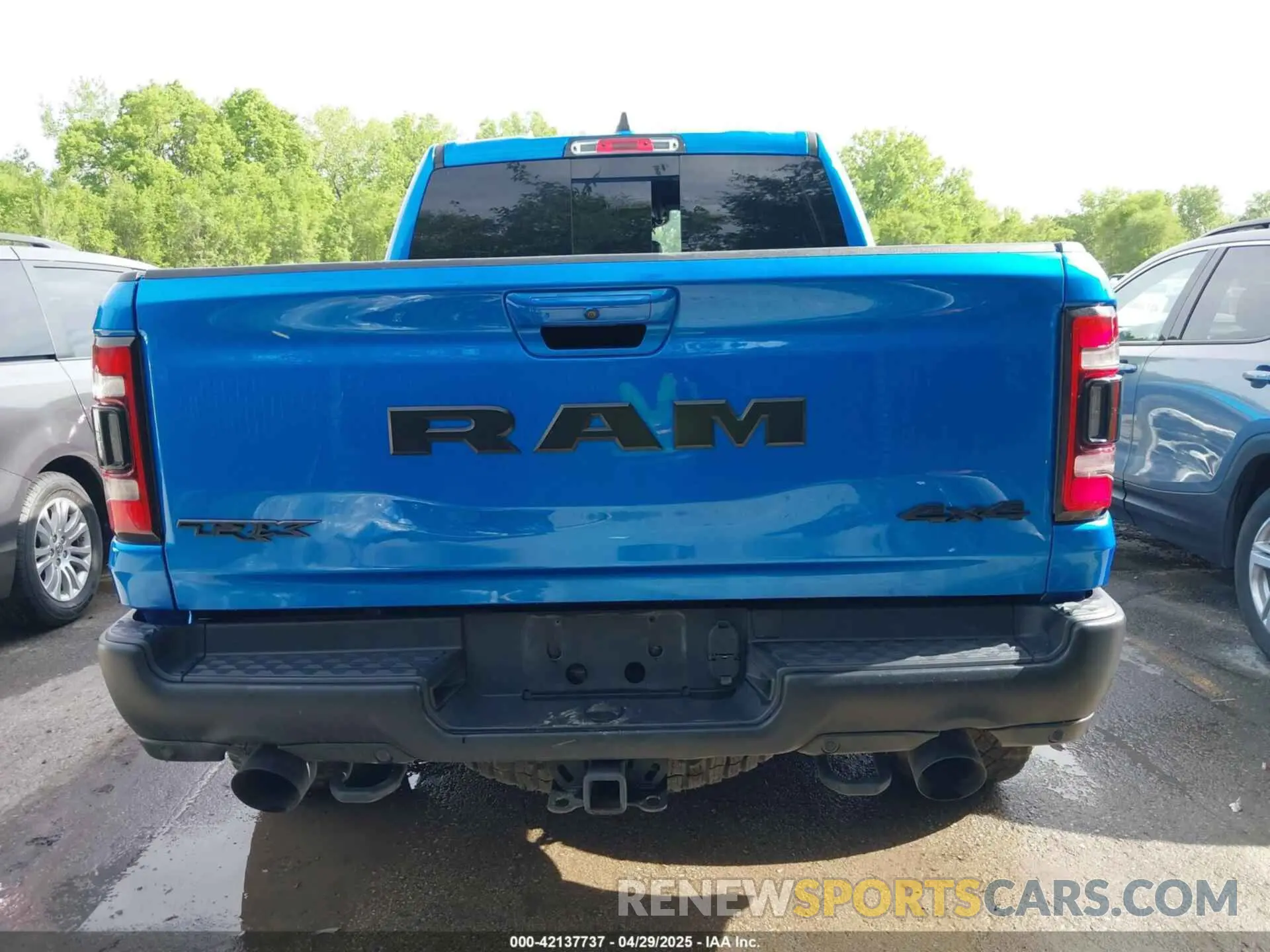 17 Photograph of a damaged car 1C6SRFU94MN812802 RAM 1500 2021