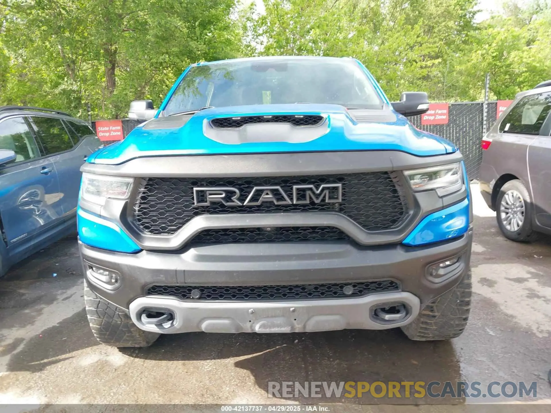 6 Photograph of a damaged car 1C6SRFU94MN812802 RAM 1500 2021