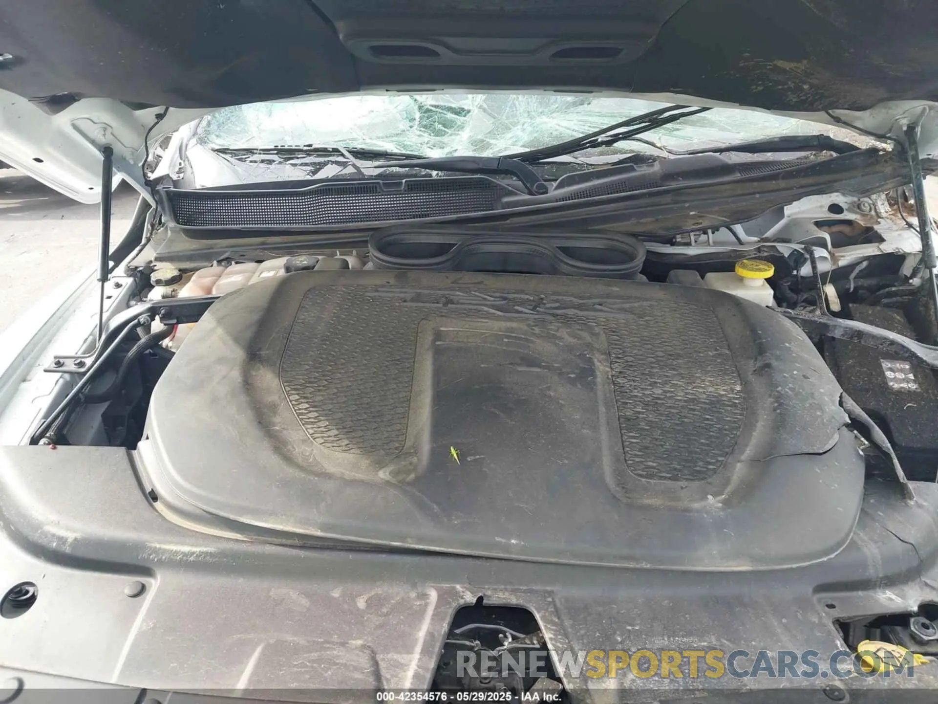 10 Photograph of a damaged car 1C6SRFU95MN904579 RAM 1500 2021